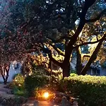 Logis - Restaurant Les Cedres 阿维尼翁新城
