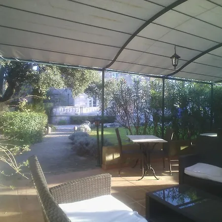 Logis Hotel - Restaurant Residence Les Cedres Hotel