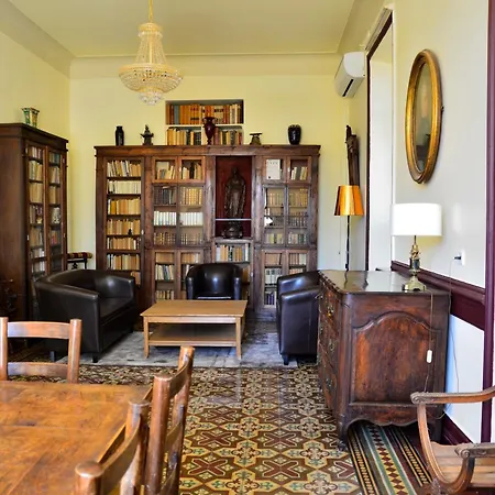 Logis - Restaurant Les Cedres Вильнёв-ле-Авиньон