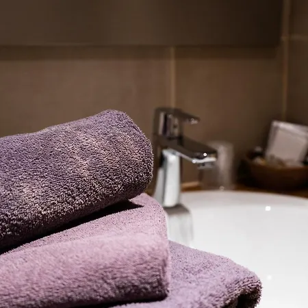 Logis Hotel - Restaurant Residence Les Cedres Hotel Villeneuve-les-Avignon