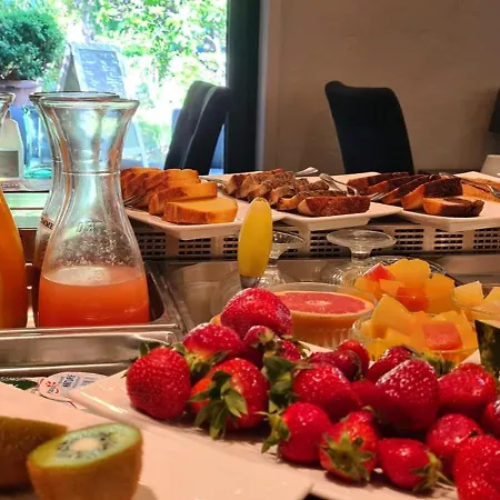 Logis - Restaurant Les Cedres