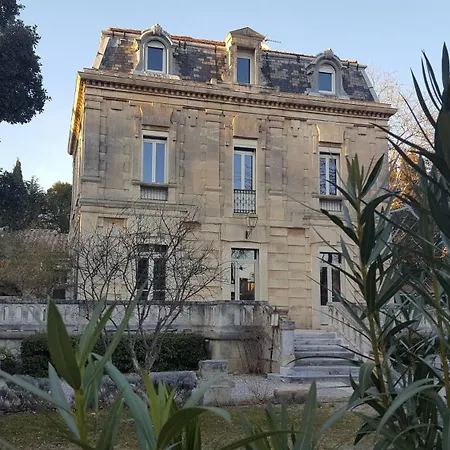 Logis - Restaurant Les Cedres מלון