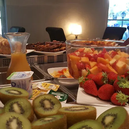 Szálloda Logis - Restaurant Les Cedres