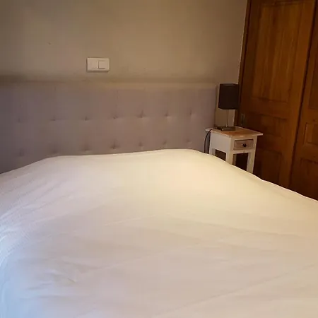 Logis - Restaurant Les Cedres Отель 3*