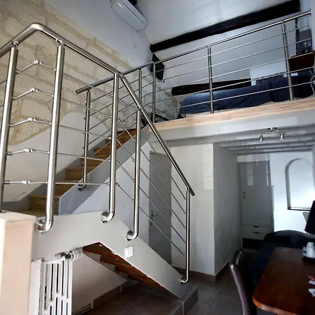 Szálloda Logis - Restaurant Les Cedres Villeneuve-lès-Avignon