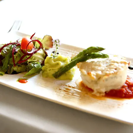 Logis - Restaurant Les Cedres