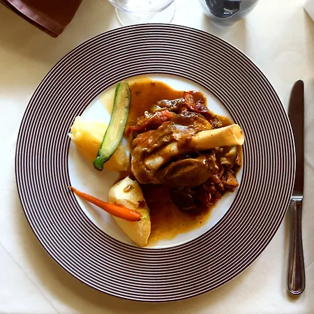 Logis - Restaurant Les Cedres Отель Вильнёв-ле-Авиньон