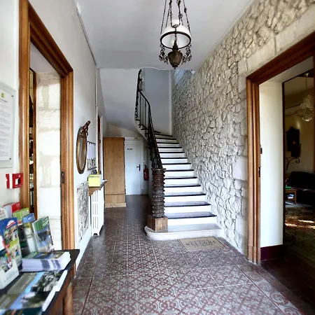 Logis - Restaurant Les Cedres Вильнёв-ле-Авиньон