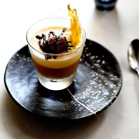 Отель Logis - Restaurant Les Cedres