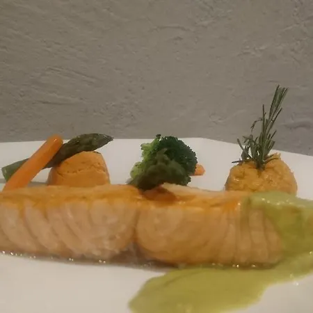 Logis Hotel - Restaurant Residence Les Cedres Villeneuve-les-Avignon