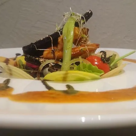 Logis Hotel - Restaurant Residence Les Cedres