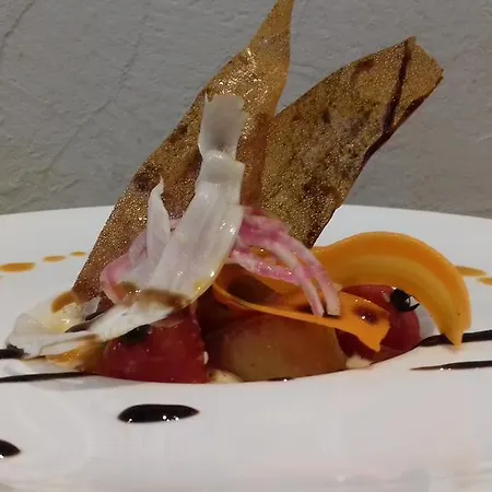 Logis Hotel - Restaurant Residence Les Cedres