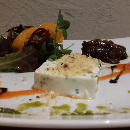 Logis - Restaurant Les Cedres