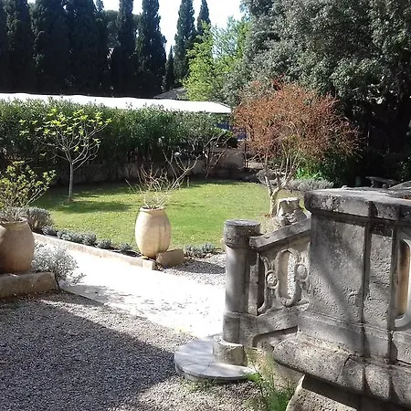 Отель Logis - Restaurant Les Cedres
