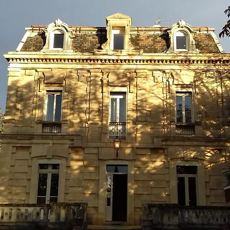 Logis Hotel - Restaurant Residence Les Cedres