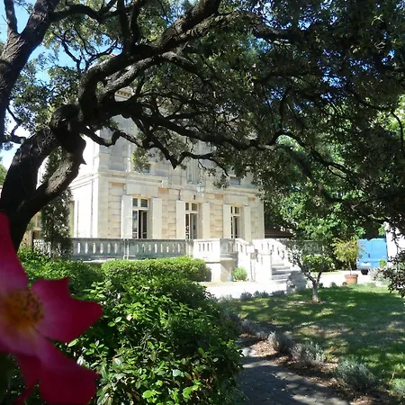 Hotel Logis Hotel - Restaurant Residence Les Cedres Villeneuve-les-Avignon