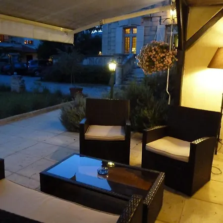 Logis Hotel - Restaurant Residence Les Cedres Hotel Villeneuve-les-Avignon