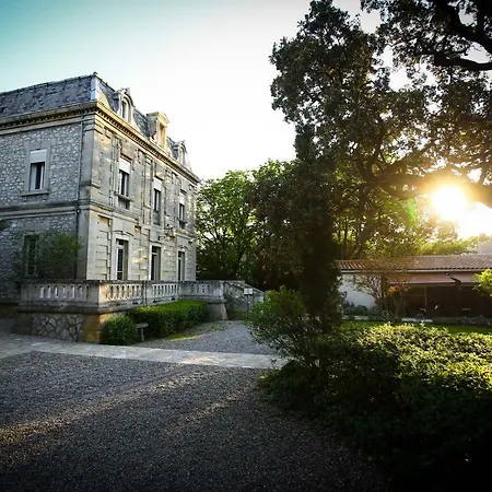 Hotel Logis Hotel - Restaurant Residence Les Cedres Villeneuve-les-Avignon