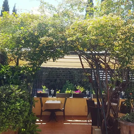 Logis - Restaurant Résidence Les Cèdres Hotel Villeneuve-lès-Avignon