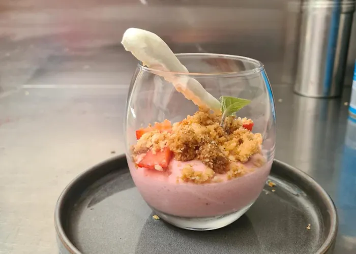 Logis - Restaurant Les Cedres Otel 3*